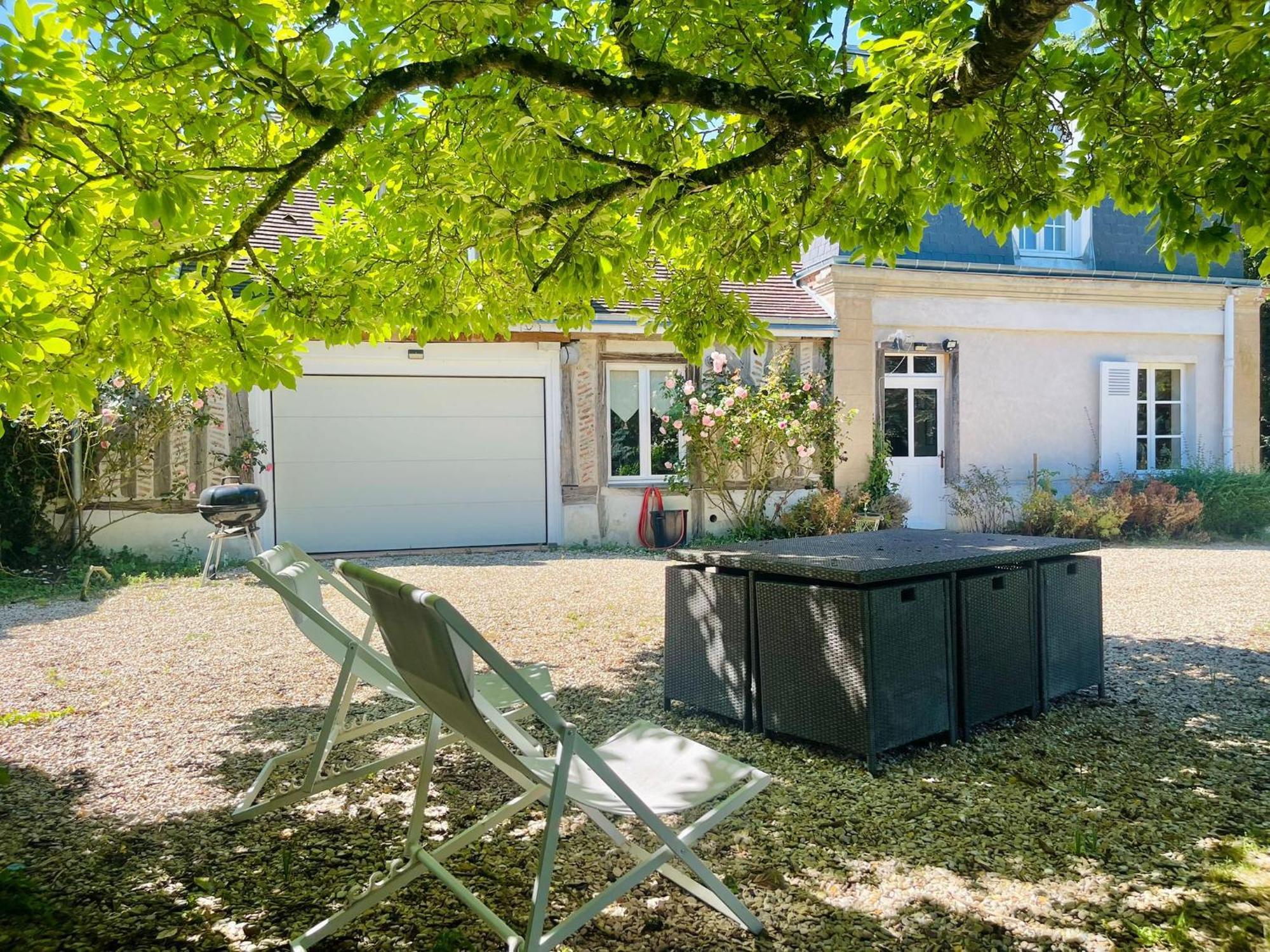 Maison Chaleureuse De 4 A 12 Personnes Neuville-aux-Bois Buitenkant foto