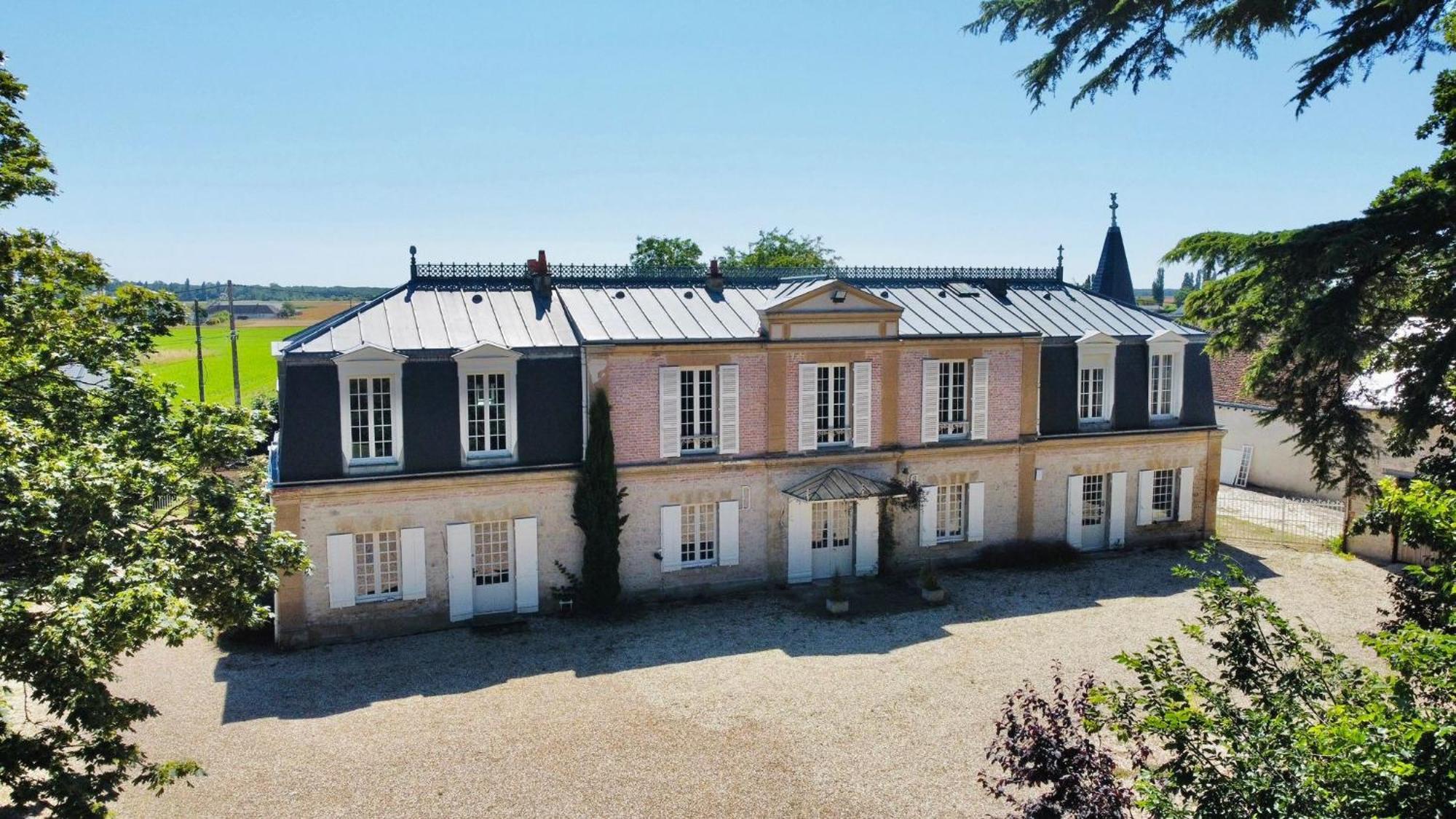 Maison Chaleureuse De 4 A 12 Personnes Neuville-aux-Bois Buitenkant foto